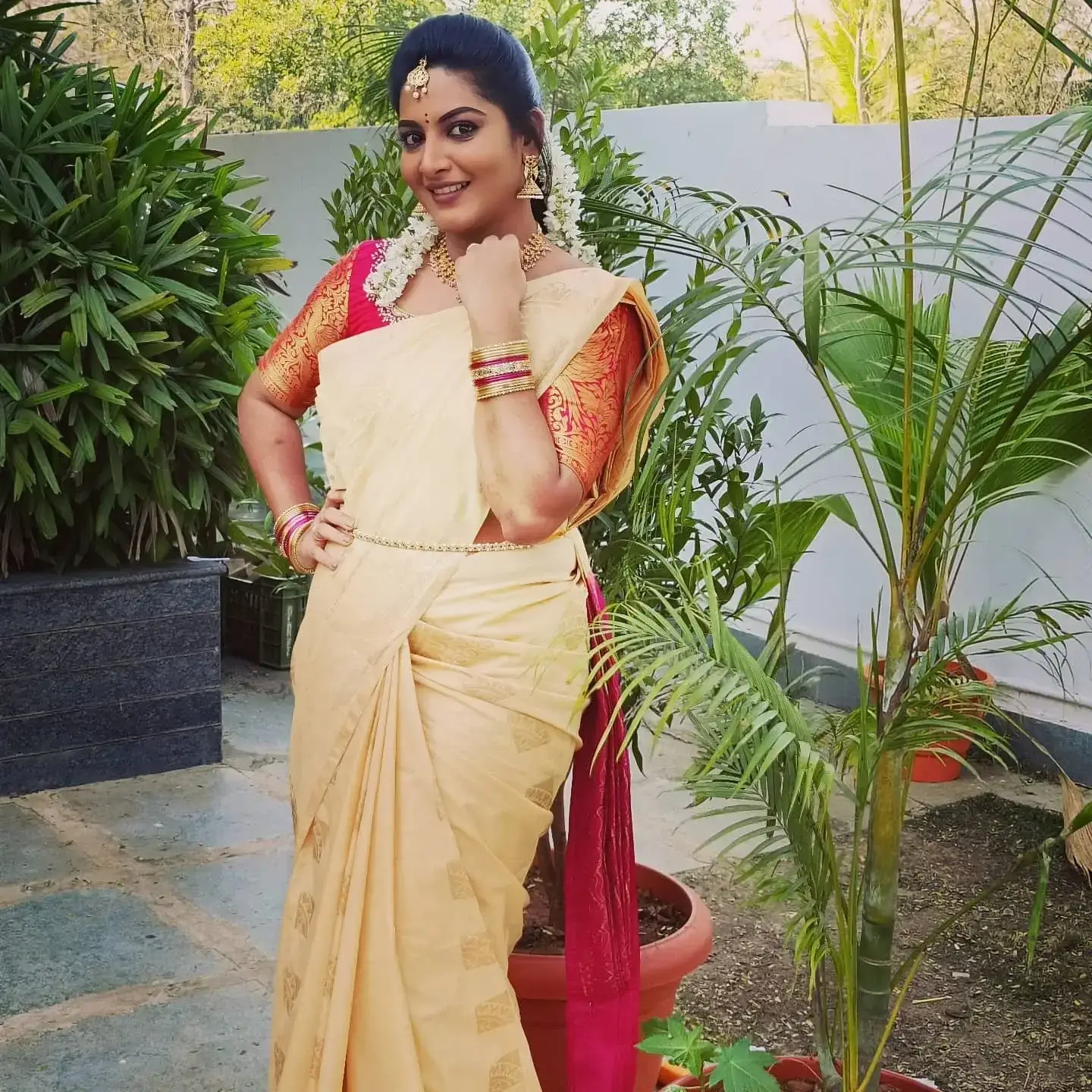 Indian TV Girl Pallavi Ramisetty in Yellow Saree